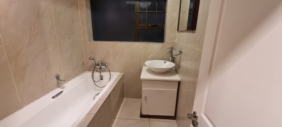 To Let 4 Bedroom Property for Rent in Seemeeu Park Western Cape